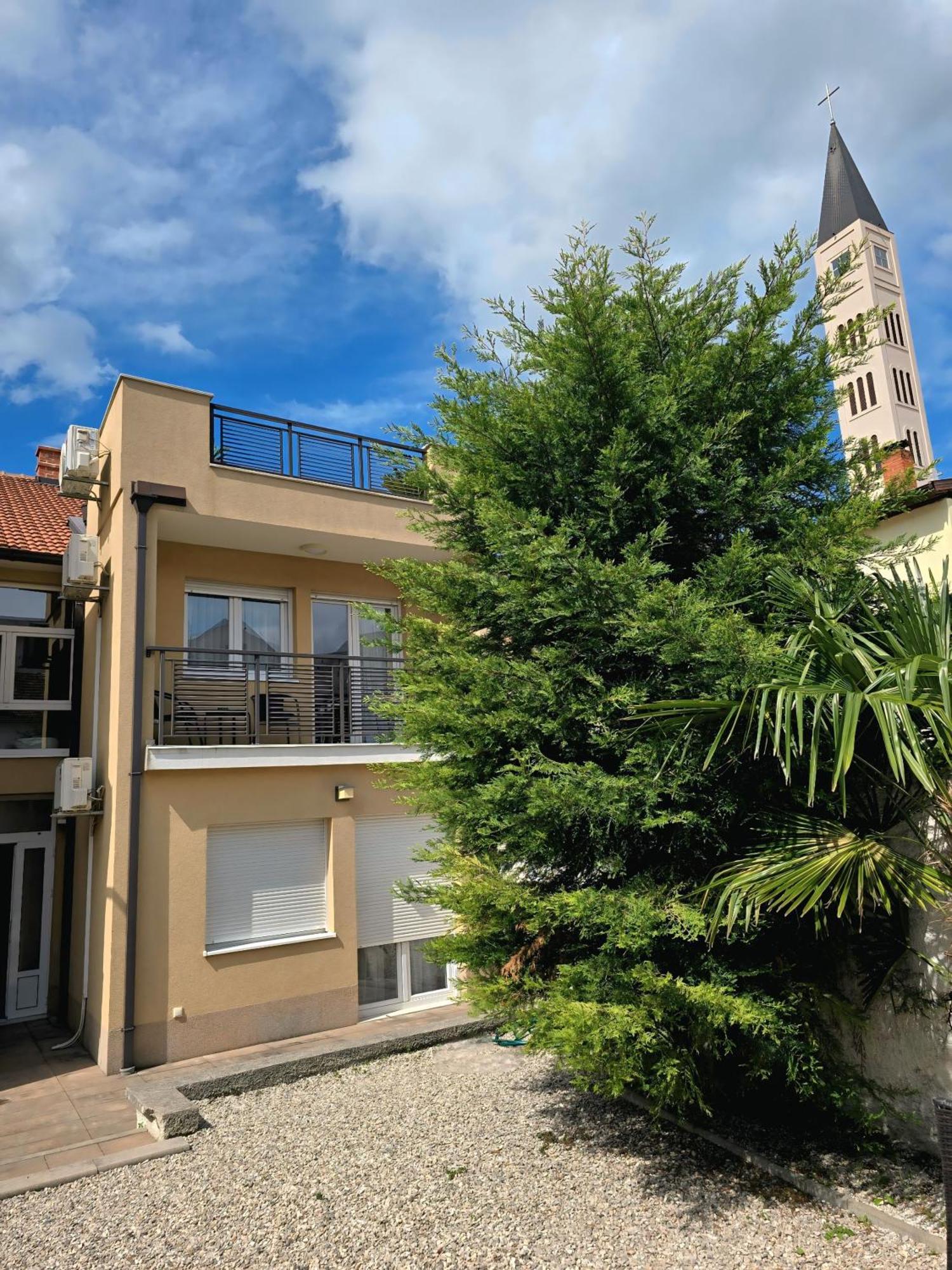City Center Apartments モスタル エクステリア 写真