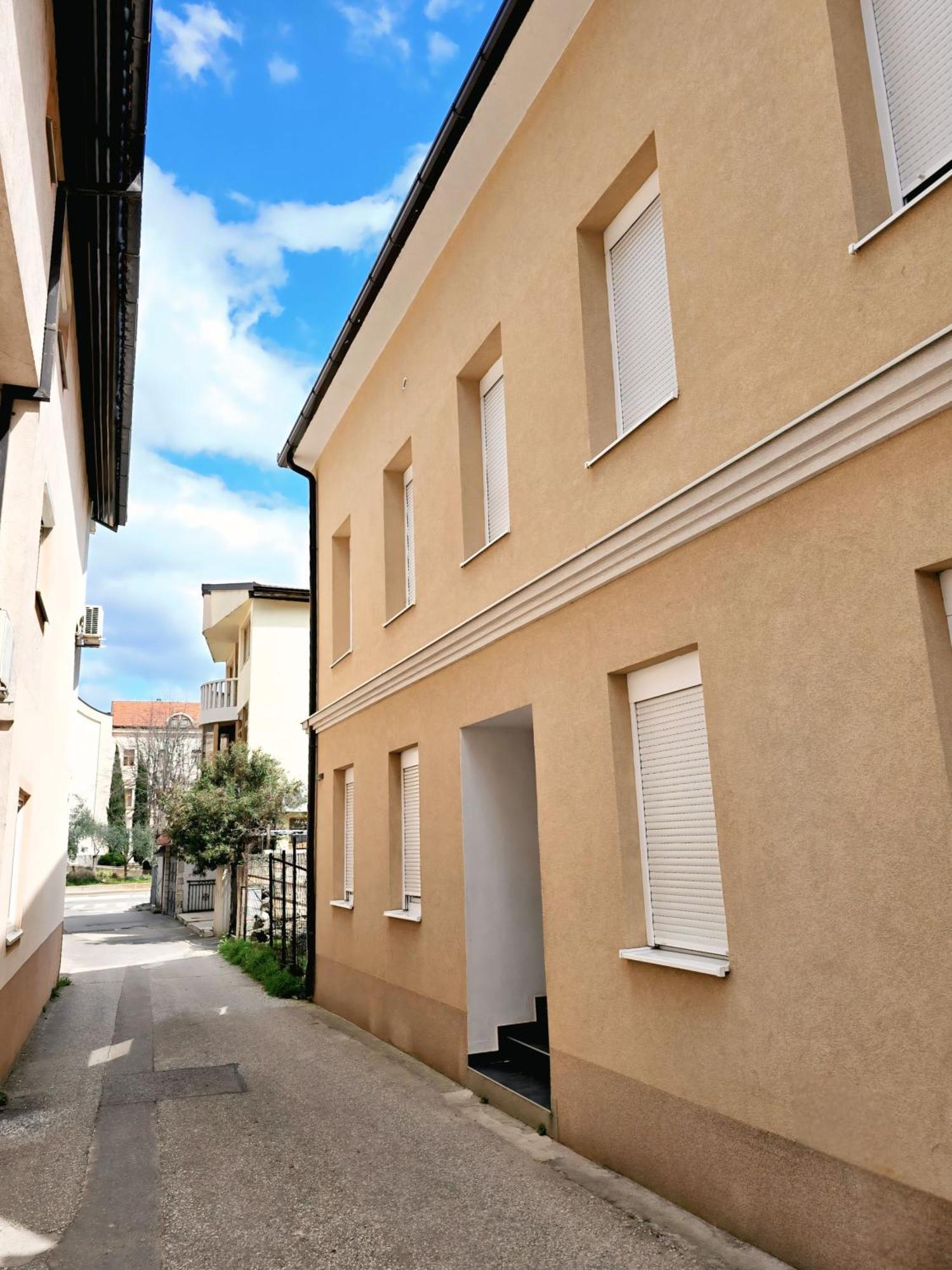 City Center Apartments モスタル エクステリア 写真